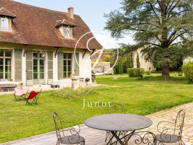 Guérard Seine Et Marne Ancien château XVIIIème & ses dép. 510m² Coulommiers