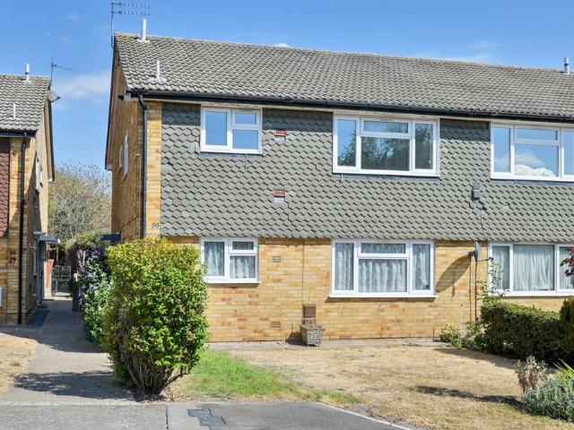 Guernsey Close, TW5 0PH, Heston. 2 bed maisonette to rent £1,750 pcm £404 pw