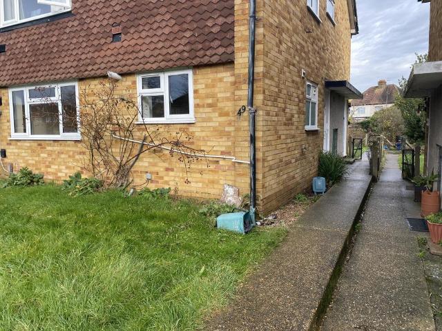Guernsey Close, Hounslow 2 bed apartment to rent £1,800 pcm £415 pw