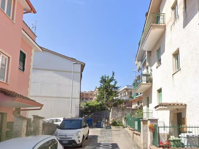GUIDONIA BILOCALE FINEMENTE ARREDATO