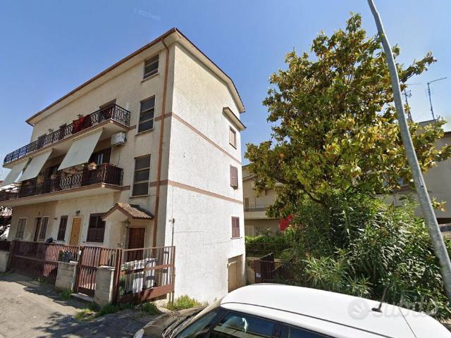 GUIDONIA MONOLOCALE ARREDATO SPESE iNLCUSE