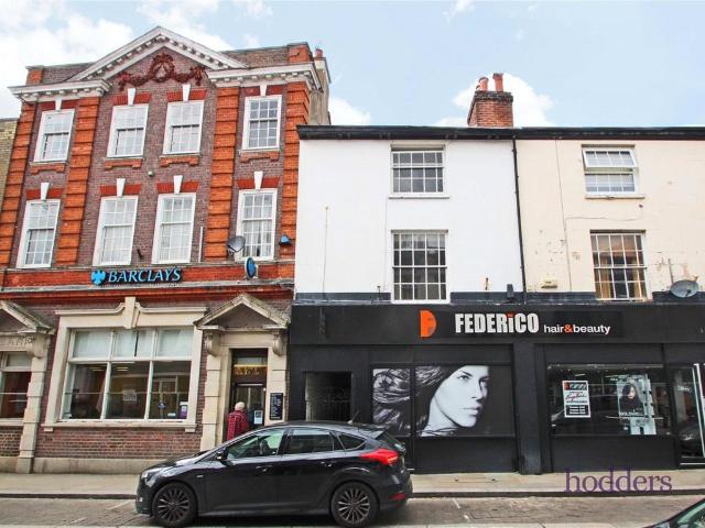 Guildford Street, Chertsey, Surrey, KT16 1 bed apartment to rent £950 pcm £219 pw