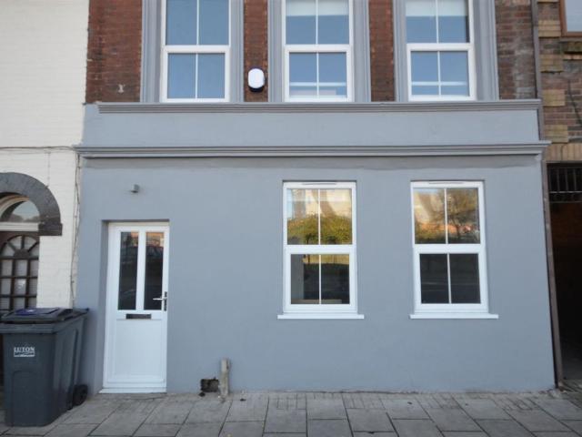 Guildford Street, Luton LU1, 3 bed terraced house to rent, £1,500 pcm | PrimeLocation