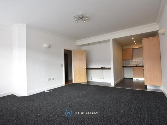 Guildford Street, Luton LU1, 3 bed flat to rent, £1,500 pcm | PrimeLocation