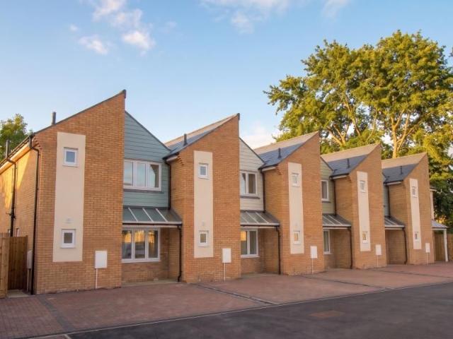 Guildford, Surrey GU1, 3 bed terraced house to rent, £2,300 pcm | PrimeLocation