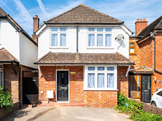 Guildford, Surrey, GU1, Guildford, GU1 3 bed detached house to rent £3,250 pcm £750 pw