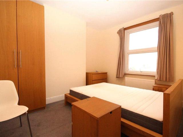 Guildford Park Road, Guildford. 1 bed in a house share to rent £850 pcm £196 pw