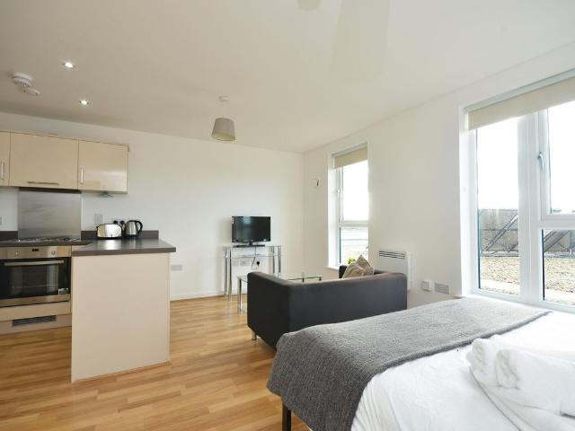 Guildford Road, Woking GU22, Studio to rent, £1,425 pcm | PrimeLocation