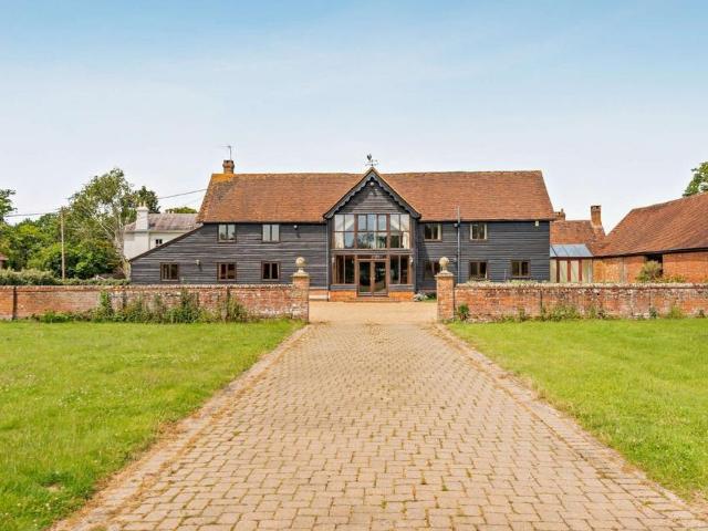 Guildford Road, Alfold, Cranleigh. 4 bed house to rent £5,500 pcm £1,269 pw