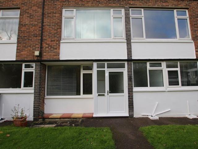 Guildford Road, Horsham RH12, 2 bed flat to rent, £1,450 pcm | PrimeLocation