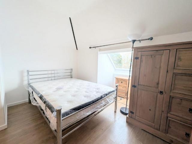 Guildhill Road, Bournemouth, BH6 3 Studio to rent £750 pcm £173 pw