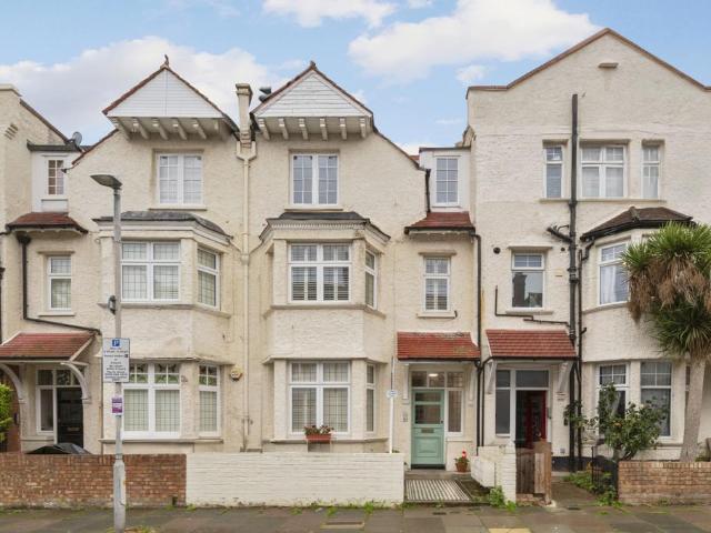 Guilford Avenue, Surbiton KT5 2 bed apartment to rent £1,850 pcm £427 pw