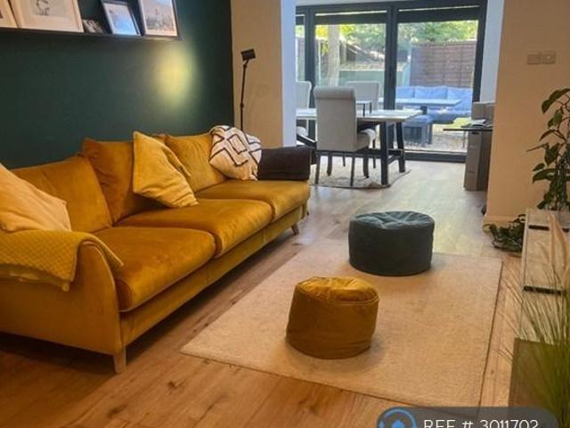Guilford Avenue, Surbiton, KT5 2 bed flat to rent £2,800 pcm £646 pw
