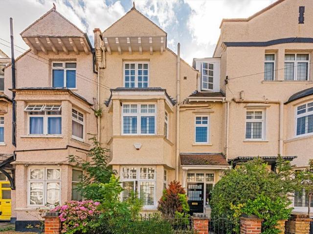Guilford Avenue, Surbiton KT5 5 bed house to rent £3,750 pcm £865 pw