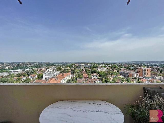 Guilhemery Appartement T4 avec triple vue sur Toulouse, Balma et les Pyrénées