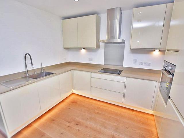 Guinevere Point, Fairmeadow, Maidstone ME14, 2 bed flat to rent, £1,500 pcm | PrimeLocation