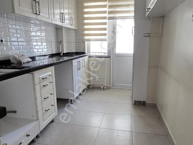 Gültepe Mah Mevlana Cad 3+1 Yüksek Giriş Ön Cephe Yapılı Daire