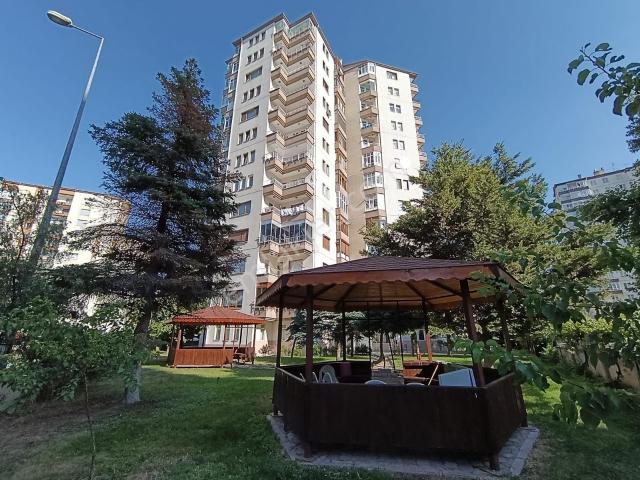 Gültepe Mahallesinde Satılık 3+1 Daire