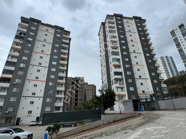 Gültepe Mahallesinde Site İçerisinde 3+1 Kapalı Mutfak Geniş Kiralık Daire
