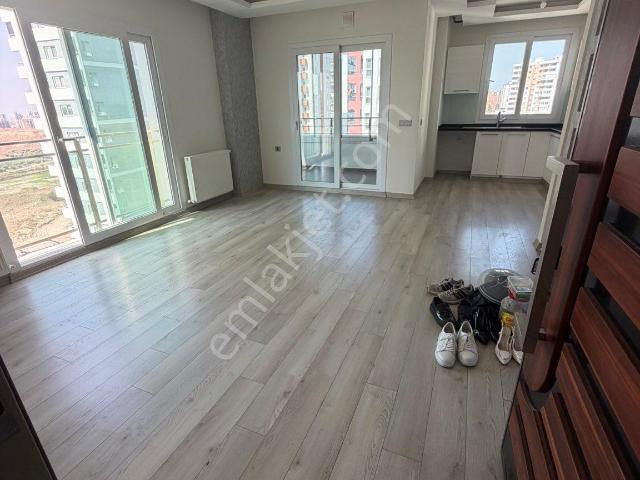 Gültepe Migros Civarı 2+1 Kombili Cam Balkonlu Kiralık
