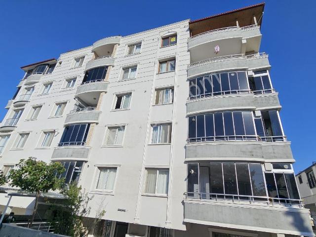 Gültepe De Total Arkası Nezih Konumda Bahçeli 3+1 Temiz Daire