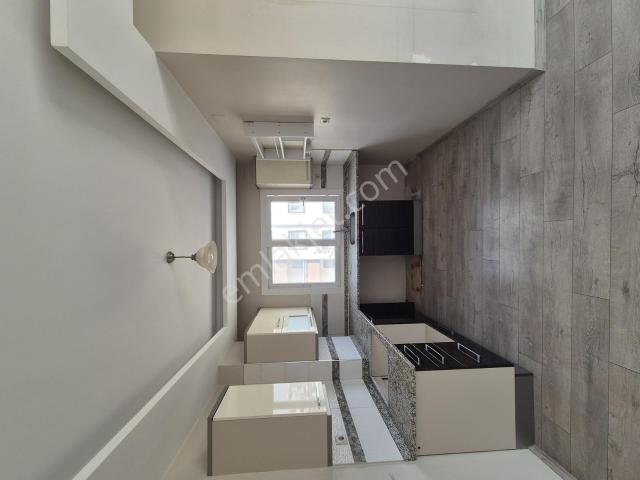 Gültepe'de 2+1 Açık Mutfak Cadde Üzeri Site İçi Kiralık Daire