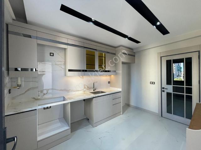 Gültepe'de 2+1 Kapalı Mutfak, Giyinme Odalı Lüks Satılık Daire