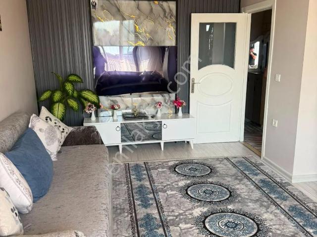 Gültepe'de Caddeye Yakın 3+1,135m2,iskanlı, Dubleks, 2 Ayrı Daire Kullanımlı