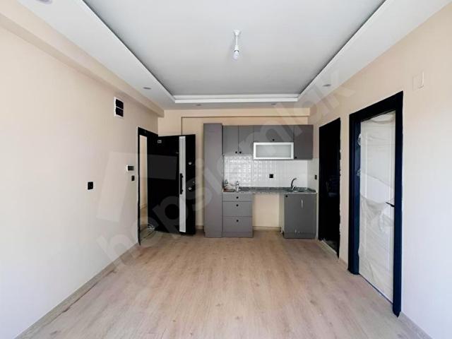GÜLTEPE'DE CADDEYE YAKIN MERKEZİ KONUMGENİŞ1+1 KİRALIK DAİRE