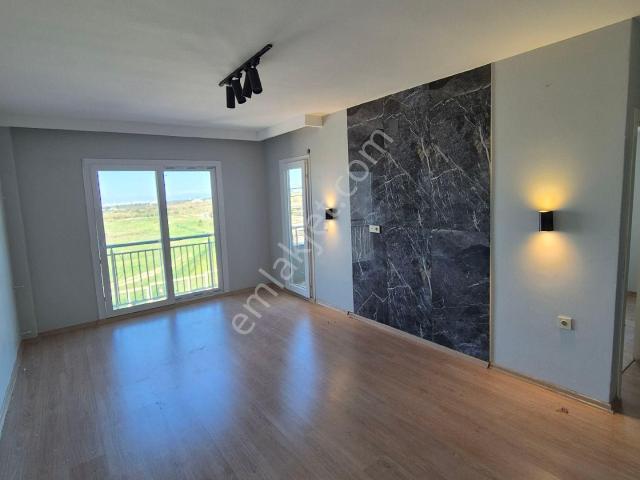Gültepe'de Cadde Üzeri 1+1 Geniş Oturumlu Kiralık Daire