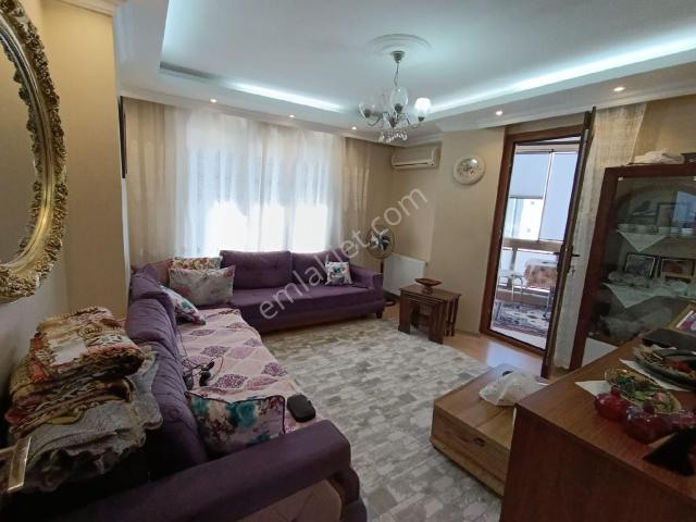 Gültepe'de Geniş 2+1 Çift Balkonlu Daire