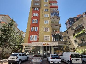 Gültepe'de Kombili 3+1 4 Cepheli Geniş Otoparklı Bakımlı Daire