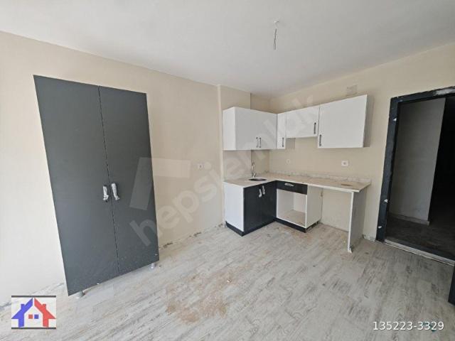 GÜLTEPEDE OTURUMA HAZIR SİTE İÇERİSİNDE MERKEZİ KONUMDA ACİLL SATILIK 2+1 DAİRE