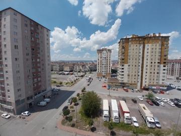 Gülük Mahallesinde 3+1 Geniş Kiralık Daire