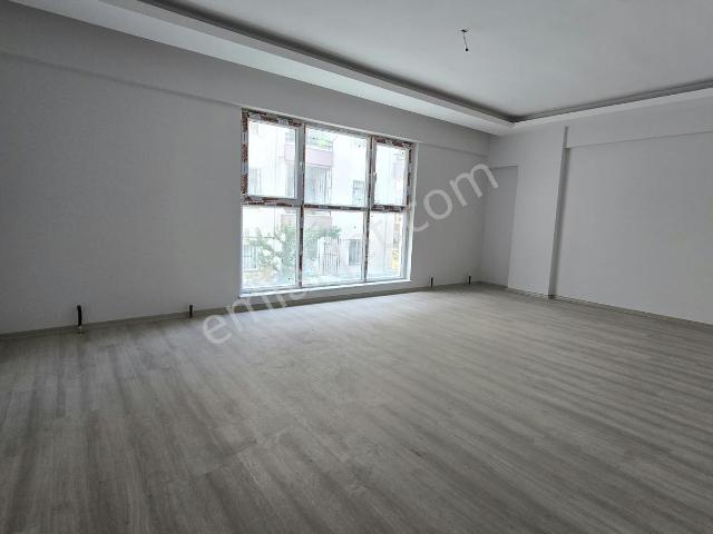 Gülveren Mah 3+1 Kat 1 İçi Yapılı Asansörlü 155 M2 Sıfır Bina
