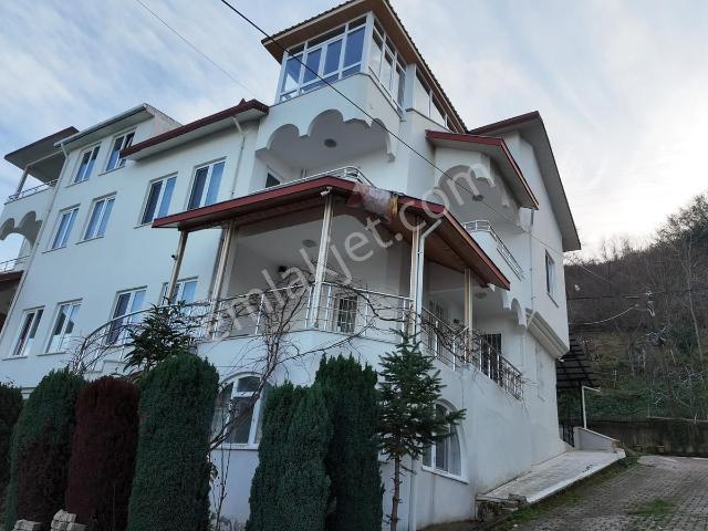 Gülyalı'da Eşsiz Konumda, Eşyalı, Tripleks Villa Fırsatı