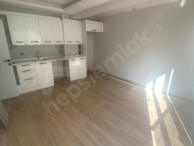 GÜLŞAH GAYRİMENKUL'DEN HÜRRİYET PARKI YANINDA 1+1 FULL EŞYALI
