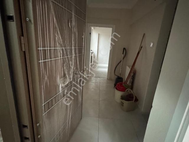 Gül Emlaktan Bağlar Sokağında Temiz Ara Kat Kiralık Daire