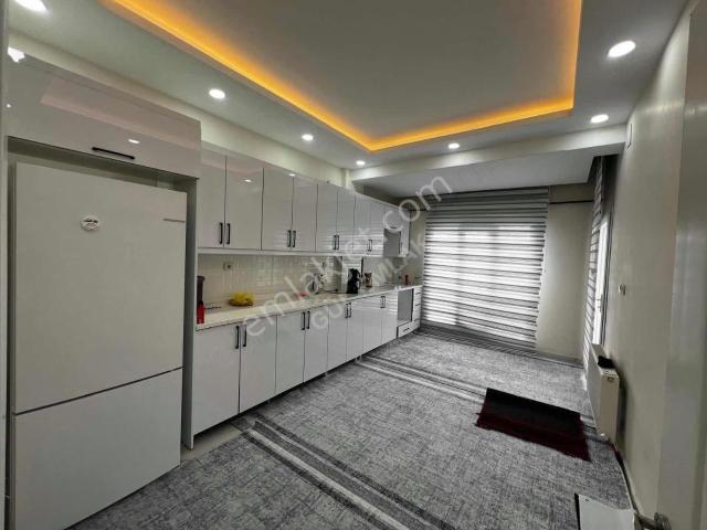 Gül Emlak'tan Devlet Hastanesine Yakın Kiralık 3+1 Daire