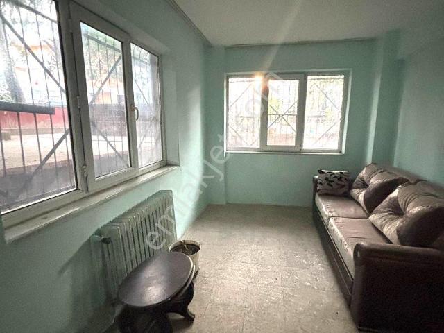 Gül Emlaktan Öğrenciye Üniversite Yakını Kasaplar Mah 2+1 Kiralık Daire