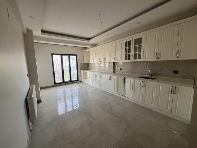 Gül Emlak'tan Satılık Köşe Başı Daire