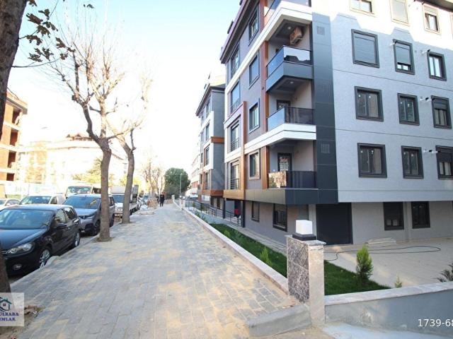 Gülbaba Emlaktan Bahçeli K.Otoparklı 3+1 4.Kat Ferah Daire