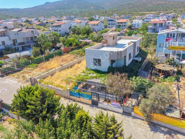 Gülbahçe Karapınar Mahallesi Kiralık 4+1 Eşyasız Bahçeli Villa