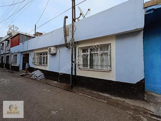 Gülbahçe Mah. Sağlık Ocağı Civarı Tek Katlı Müstakil Satılık