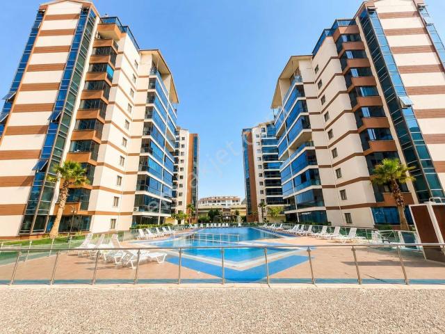 Güleç Teras Resıdenceda Havuz Manzaralı 3+1 Bahçe Katı Daire