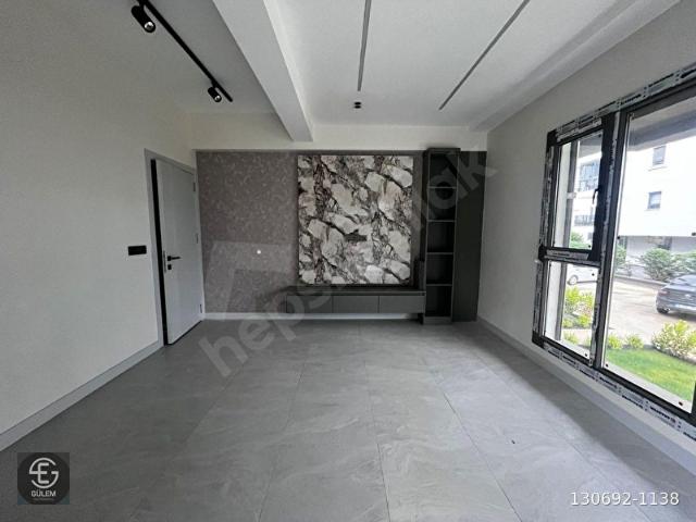 GÜLEMden YENİŞAFAKta MÜKEMMEL LOKASYONDA SATILIK 2+1 DAİRE