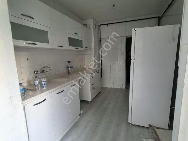Gülemlak'tan Karapürcek Cadde Üzeri 1.kat Kiralık 3+1