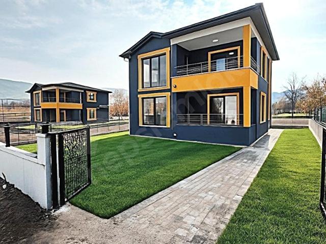 GÜLER DEN AYAŞ OLTAN DA 3+1 DELUX 500M2 ARSA İÇİNDE 165M2 VİLLA