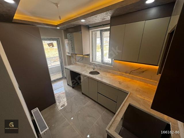 GÜLER GAYRİMENKULDEN KİRALIK 3+1 YÜKSEK GİRİŞ ALTTA DAİRE VAR