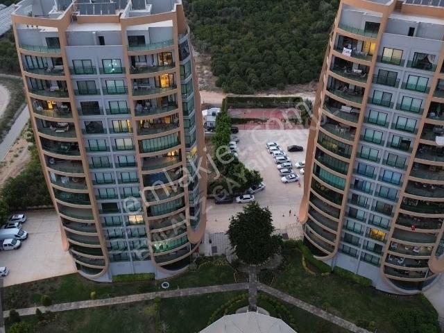 Güler Plato Sitesi'nde Havuzlu, Güvenlikli 4+1 Satılık Daire